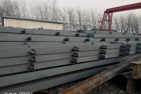 出售26米屋面梁11架，大頭600小頭400*200